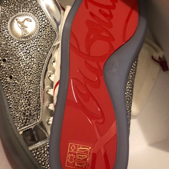 Christian Louboutin - Picture 2 of 4